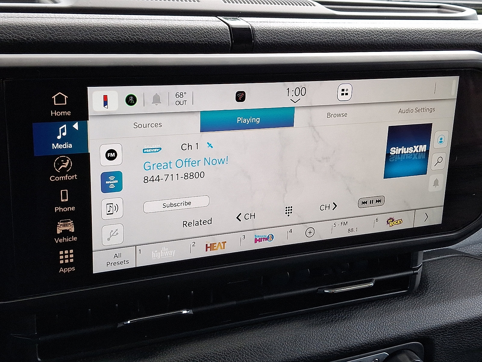 Used 2025 Jeep Wrangler Sport image 16