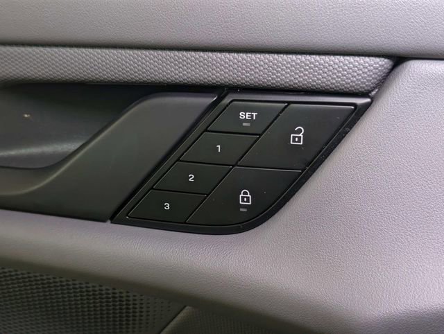 Certified 2023 Porsche Taycan 4S image 35