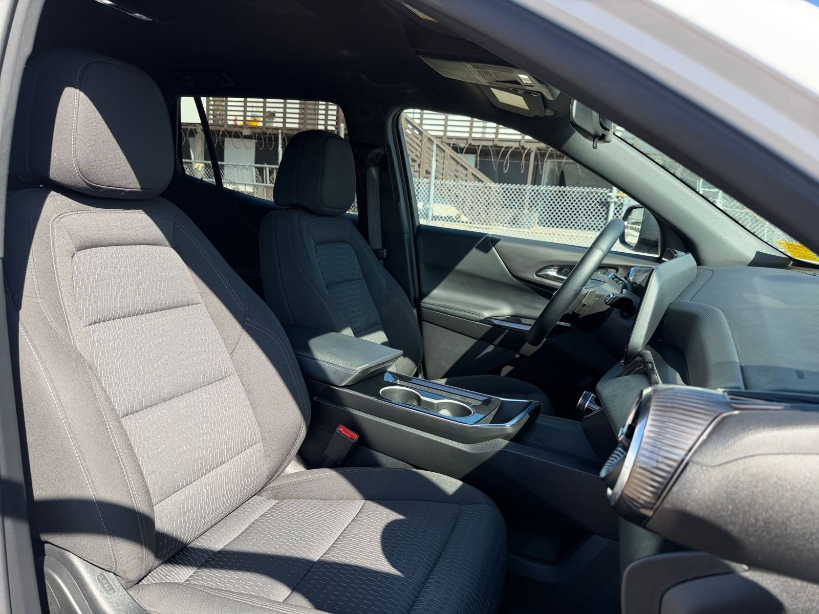 Used 2025 Chevrolet Equinox LT image 35