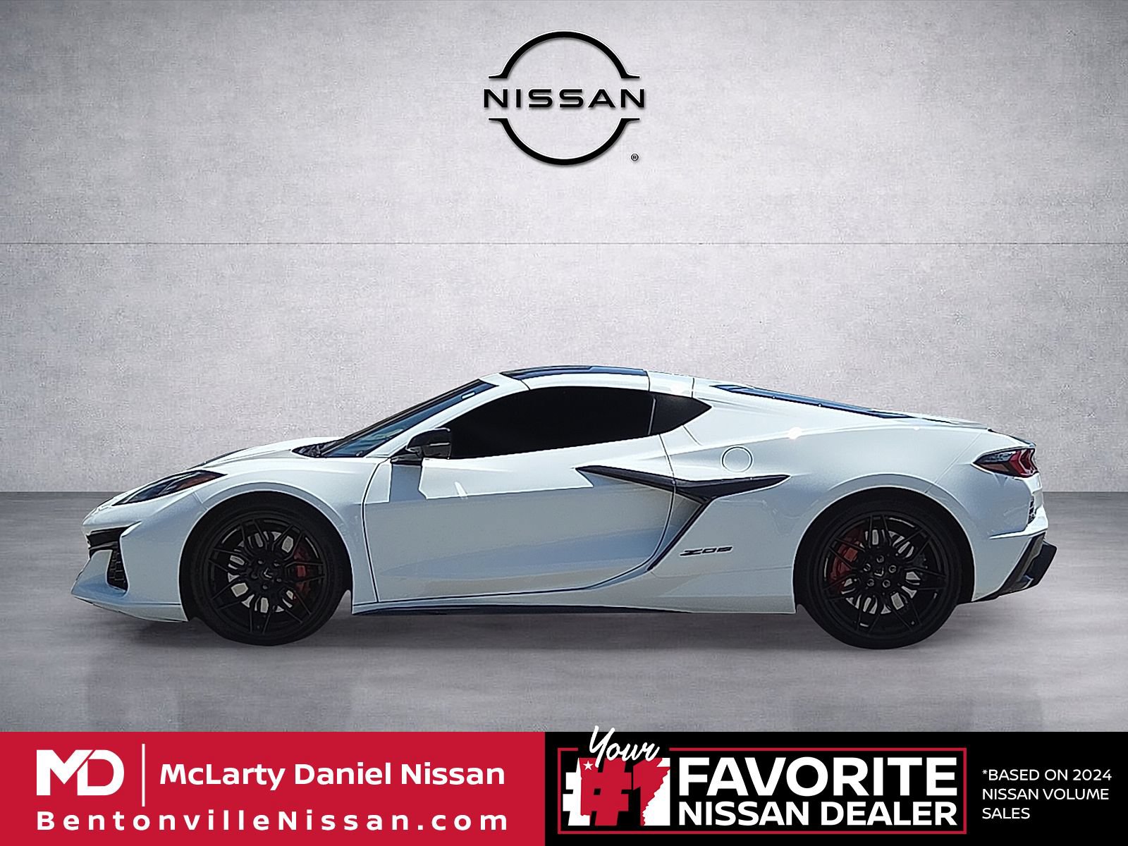 Used 2023 Chevrolet Corvette Z06 w/ Engine Appearance Package RWD image 3