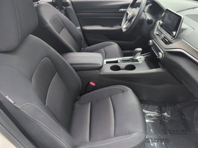 Used 2025 Nissan Altima 2.5 SV FWD image 30