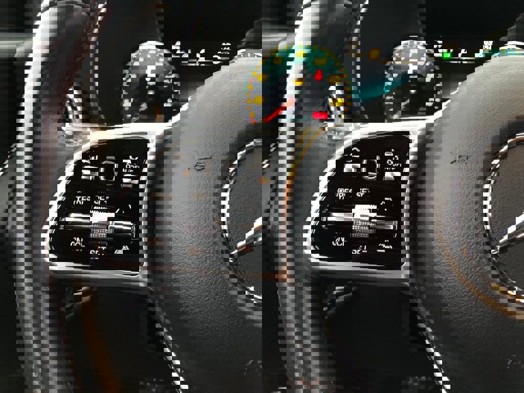 Used 2022 Mercedes-Benz GLC 300 GLC 300 w/ Driver Assistance Package image 21