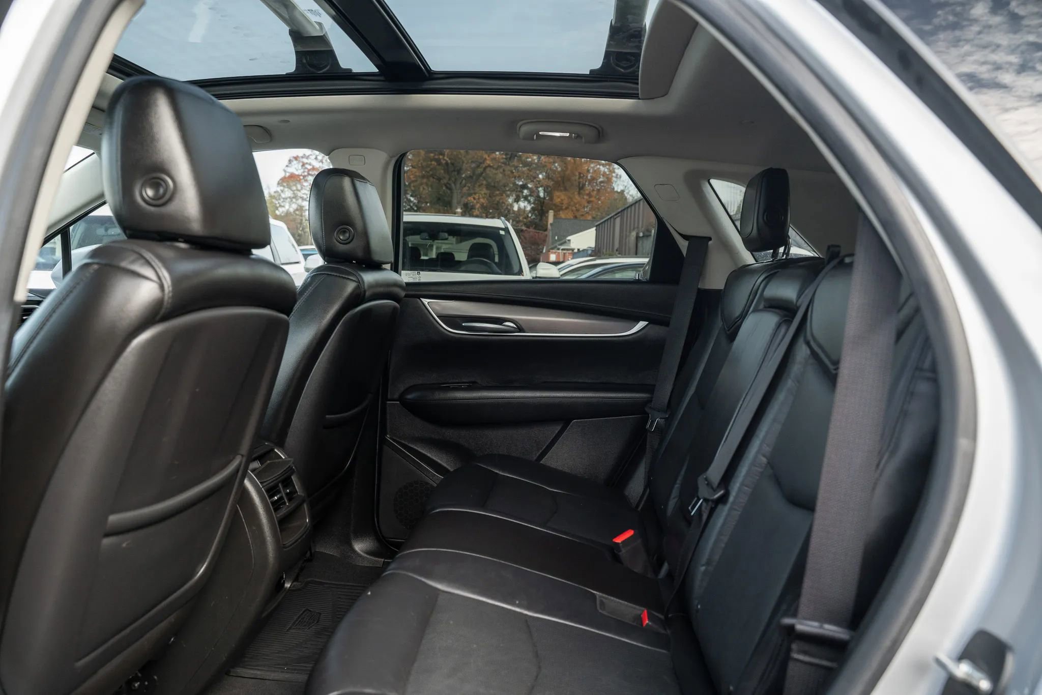 Used 2017 Cadillac XT5 Luxury w/ LPO, Wheel Lock Package image 8