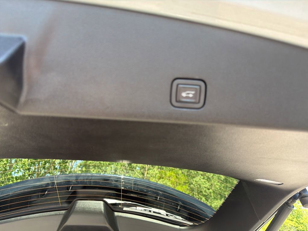 Used 2023 Cadillac XT6 Luxury AWD/4WD image 34