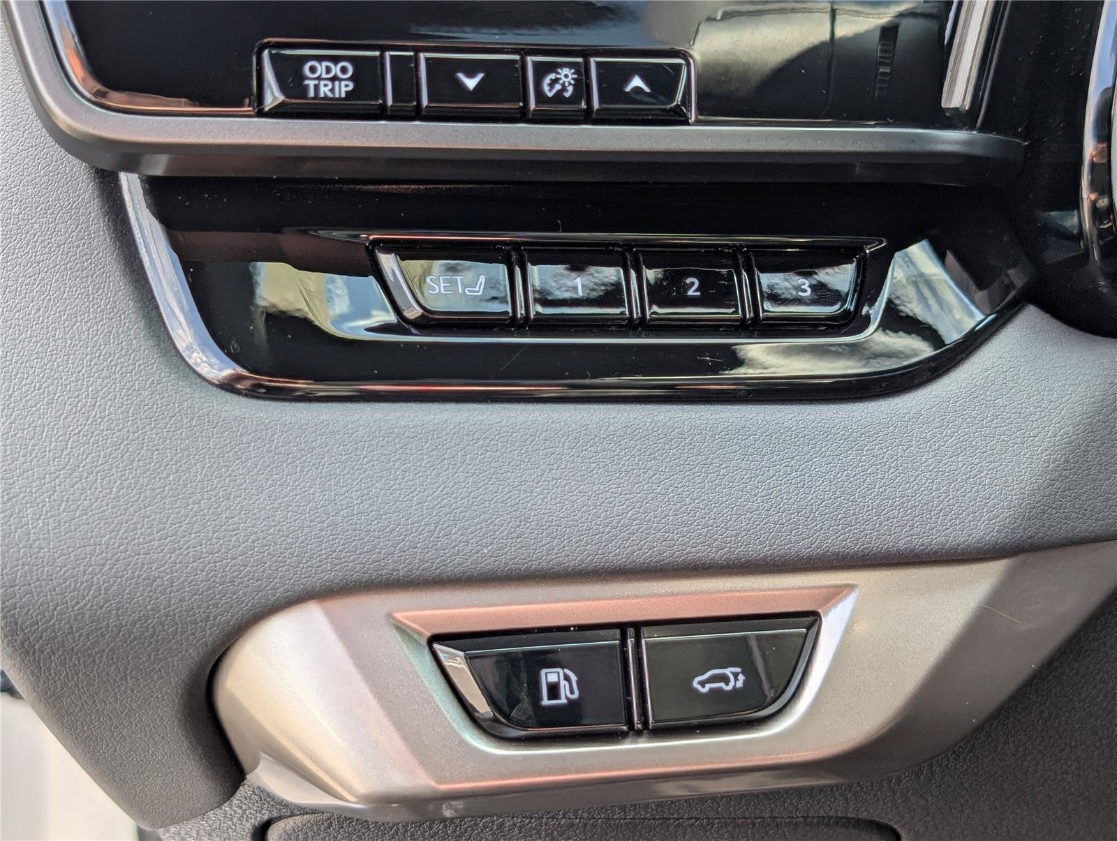 Used 2024 Lexus RX 350 Premium w/ Accessory Package (Z1) AWD/4WD image 22