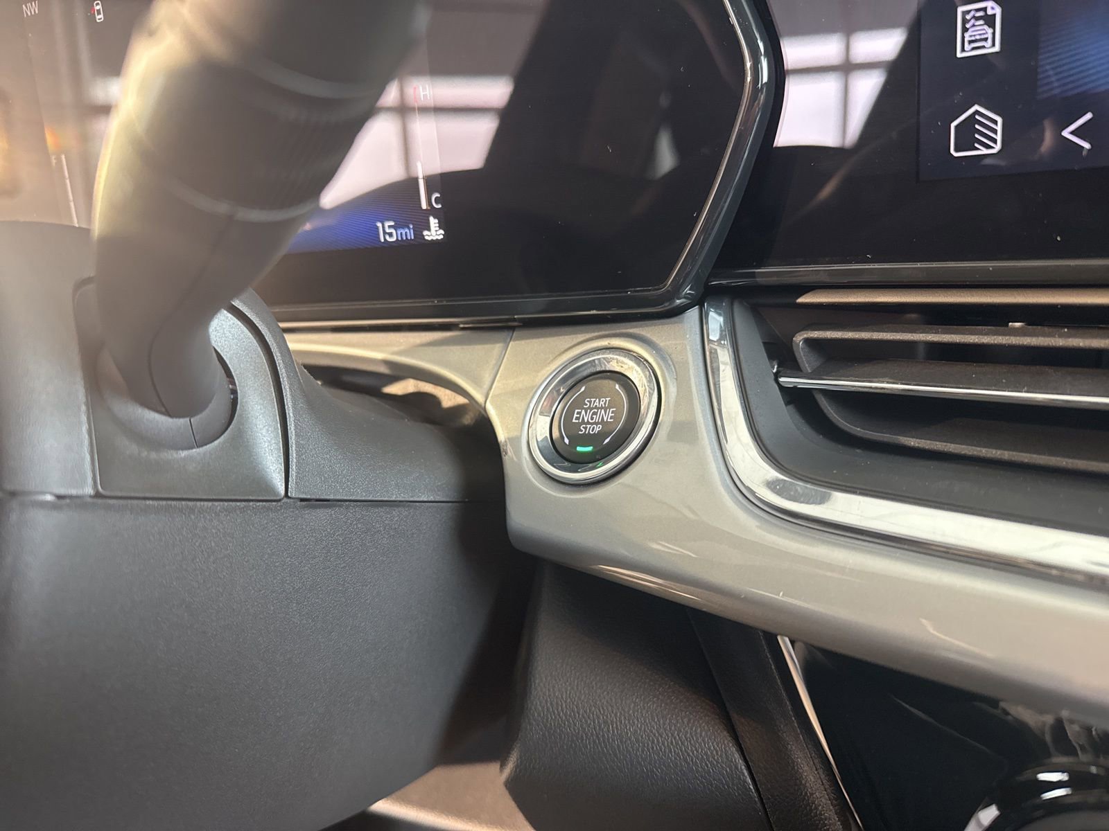 New 2026 Chevrolet Trax LT w/ Sunroof Package image 28