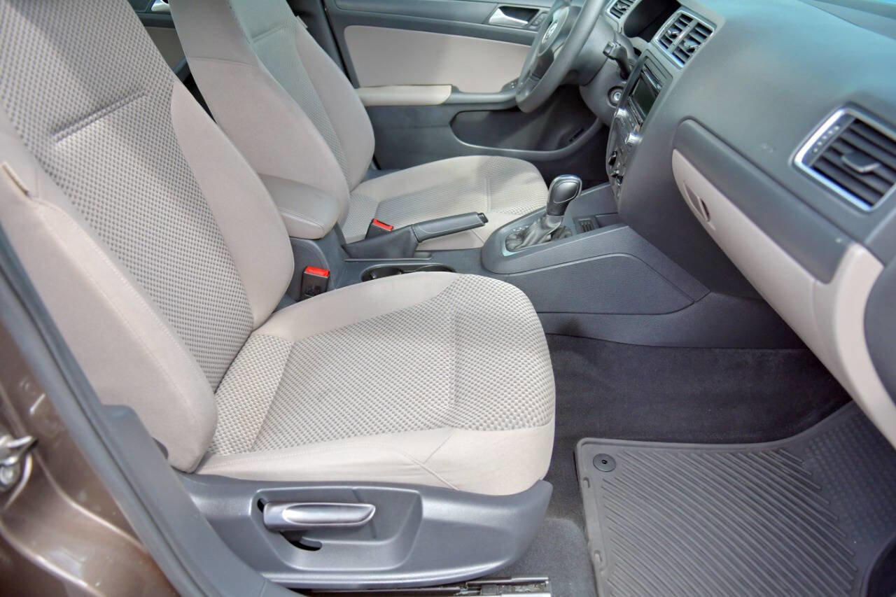 Used 2014 Volkswagen Jetta S image 35