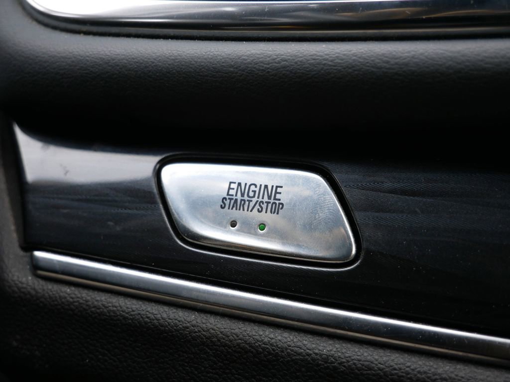 Used 2022 Buick Enclave Essence AWD/4WD image 34