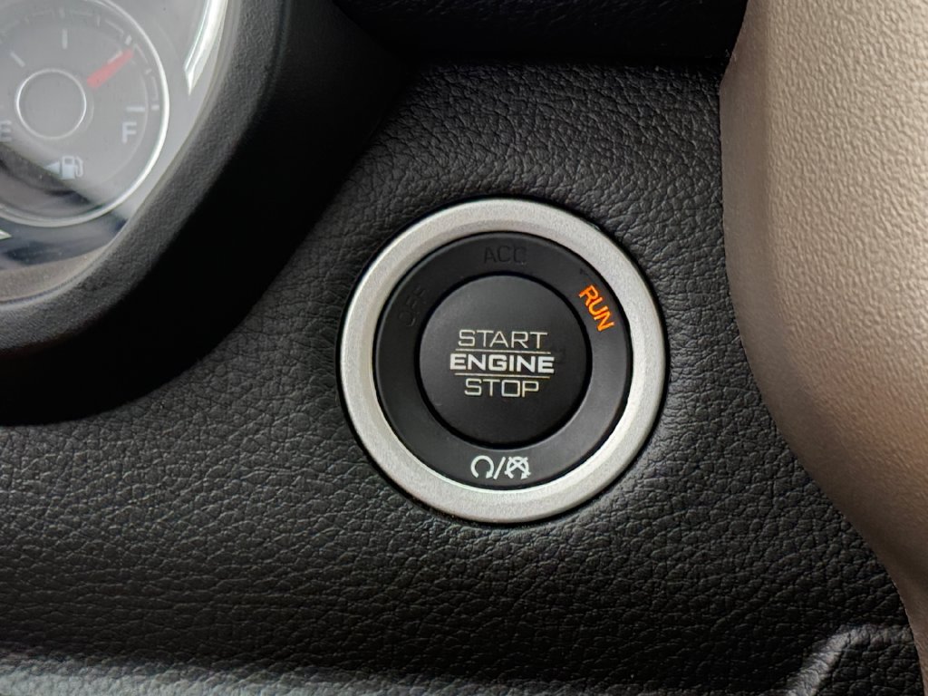 Used 2020 RAM 1500 Laramie AWD/4WD image 34