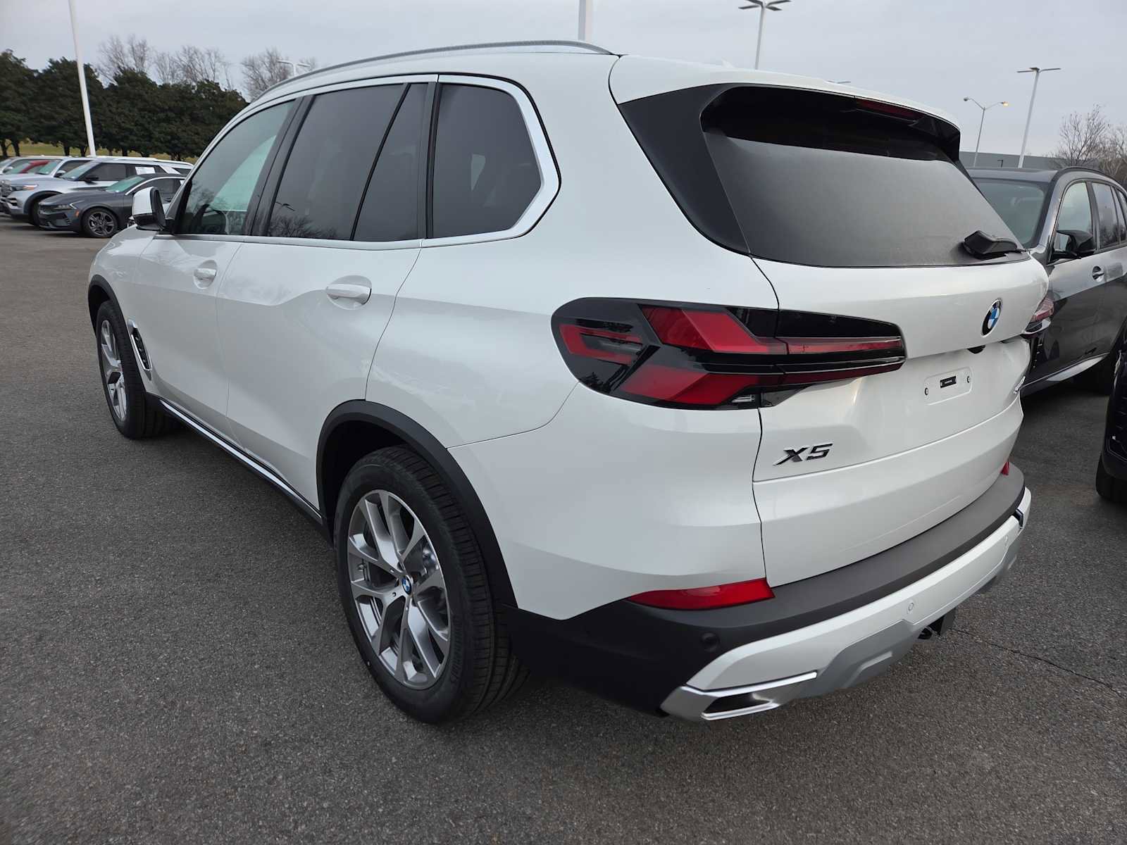 New 2026 BMW X5 sDrive40i image 7