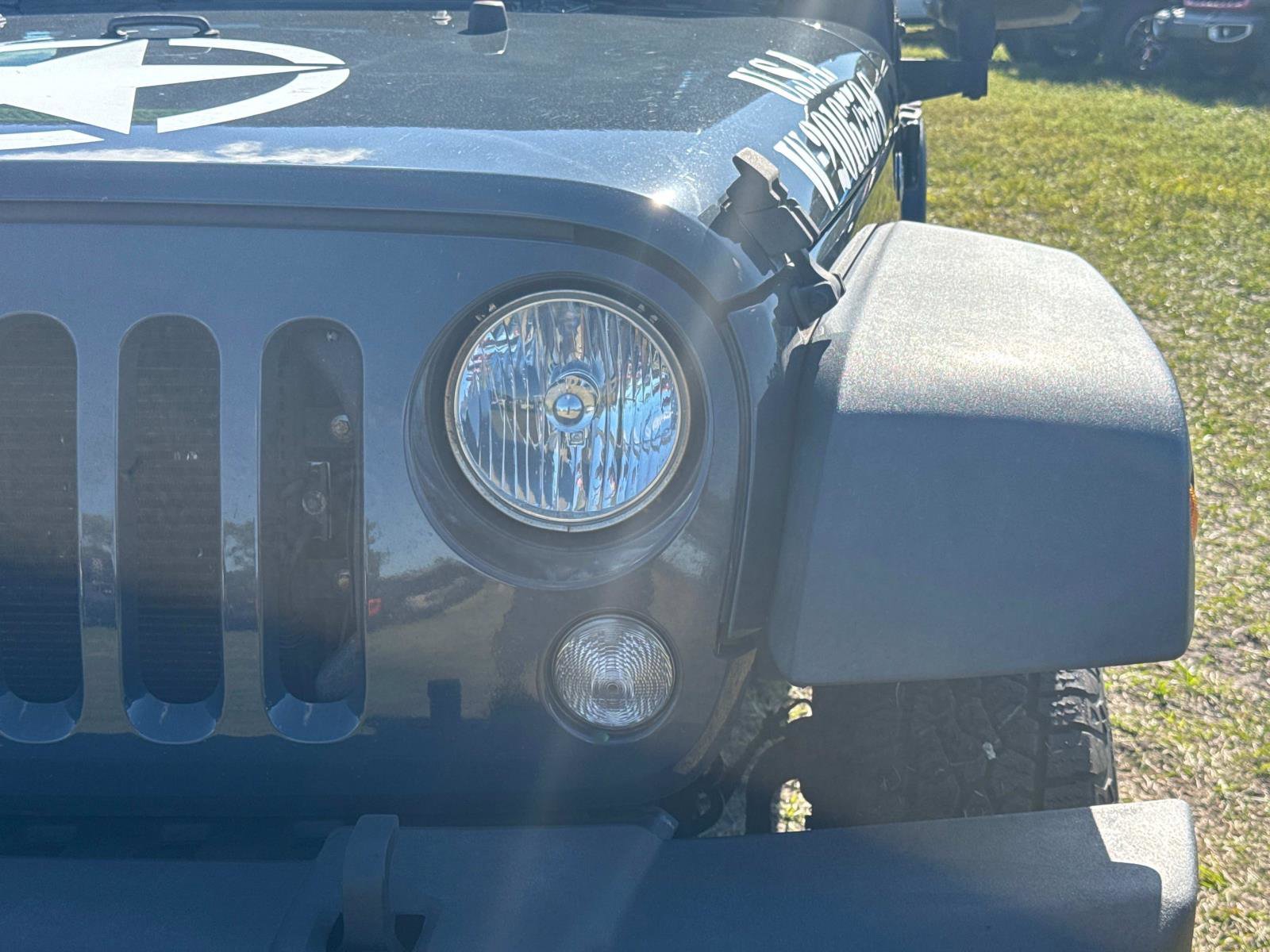 Used 2018 Jeep Wrangler Unlimited Sport w/ Connectivity Group image 9