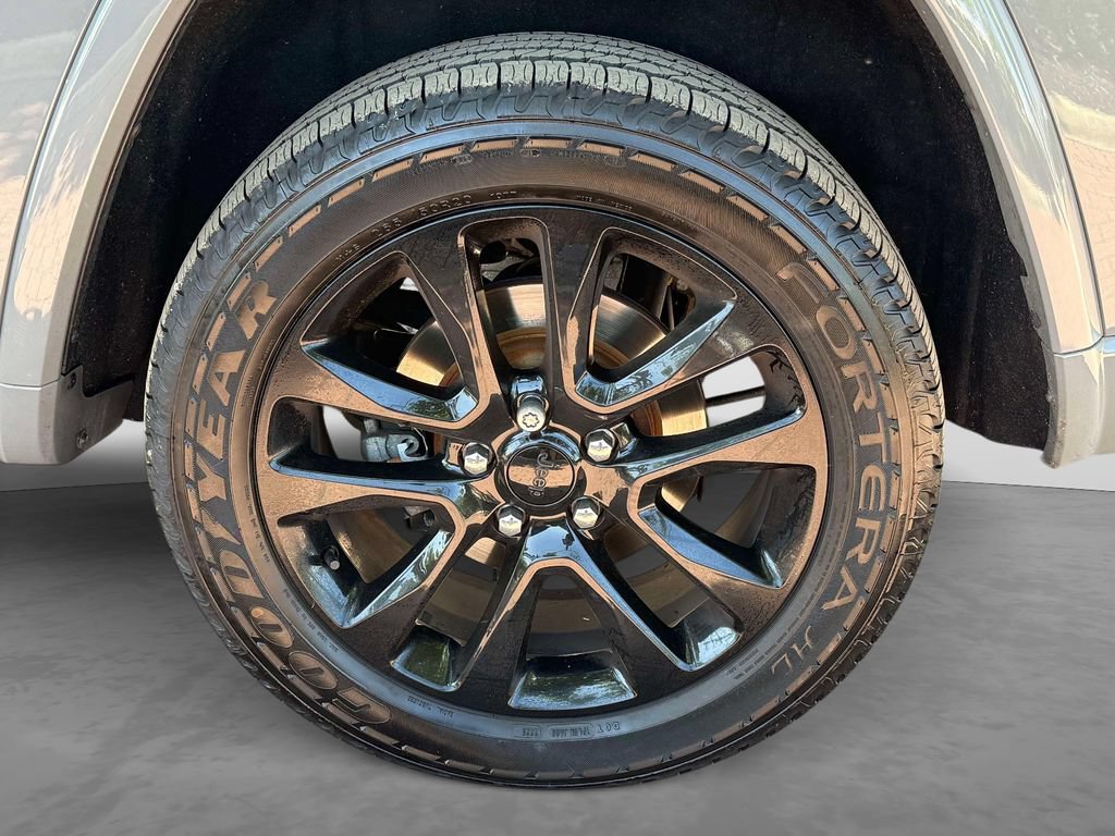 Used 2020 Jeep Grand Cherokee Altitude AWD/4WD image 7