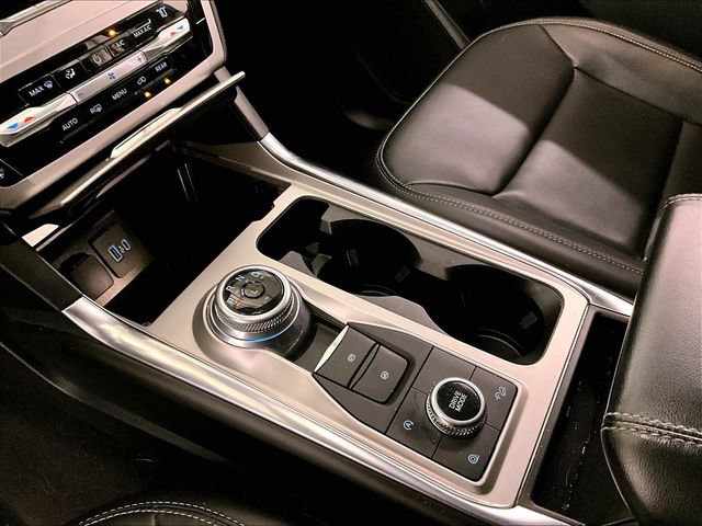 Used 2021 Ford Explorer XLT w/ Equipment Group 202A AWD/4WD image 16
