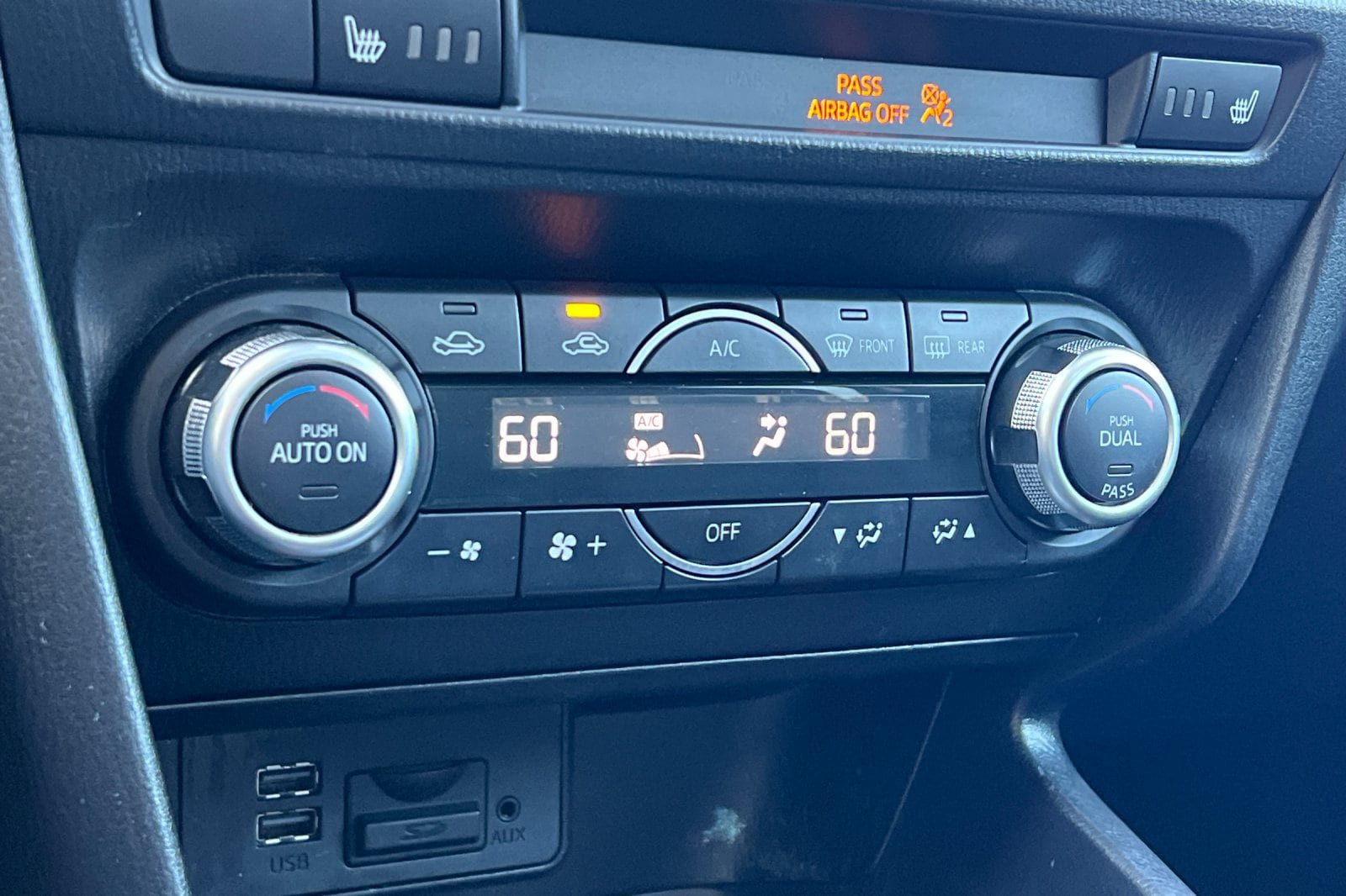 Used 2018 MAZDA MAZDA3 Grand Touring FWD image 20