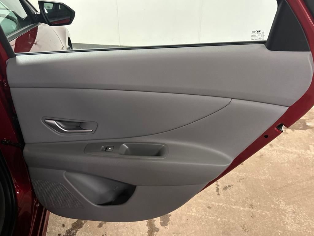 New 2025 Hyundai Elantra Sport image 21