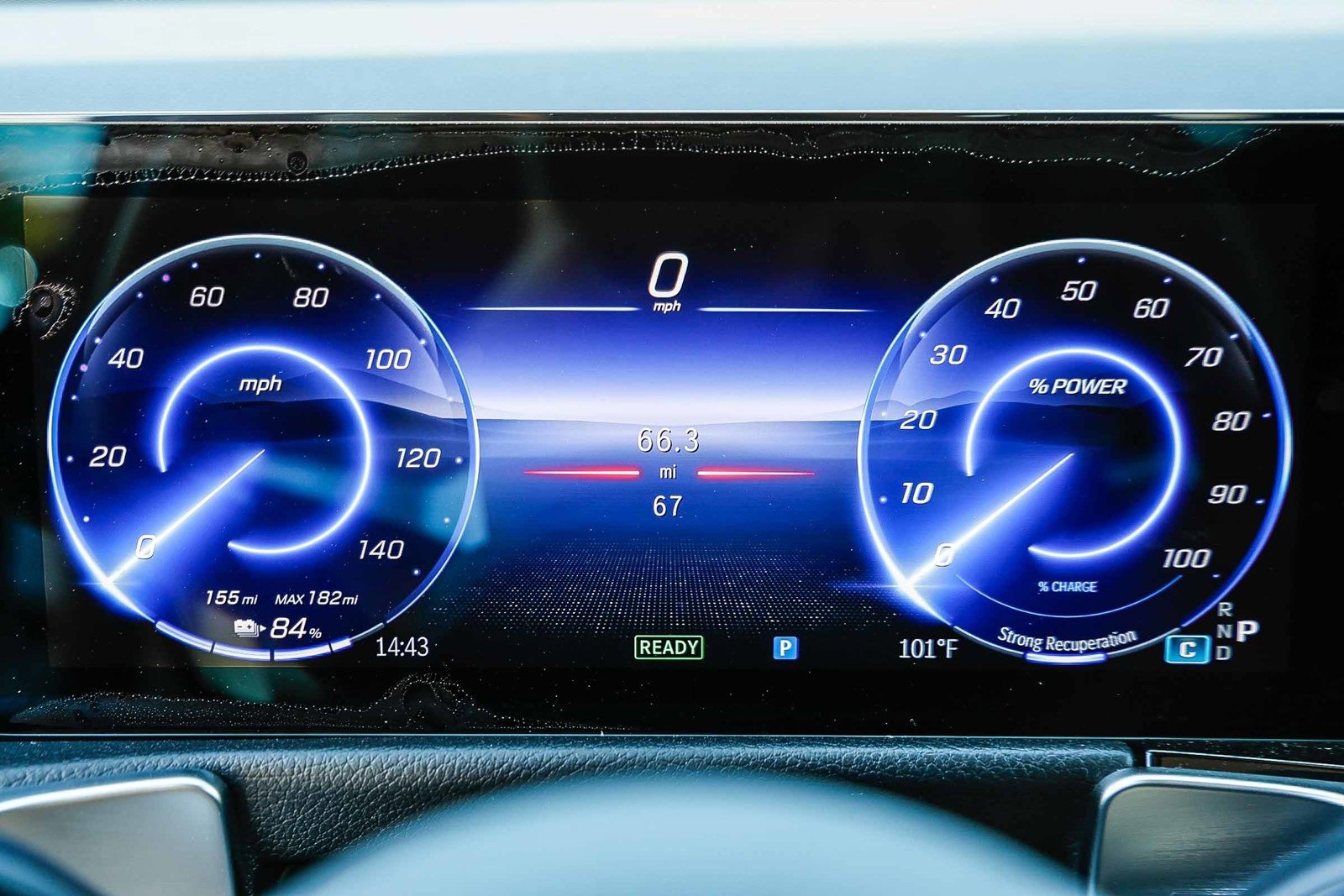 Used 2024 Mercedes-Benz EQB 300 4MATIC image 23