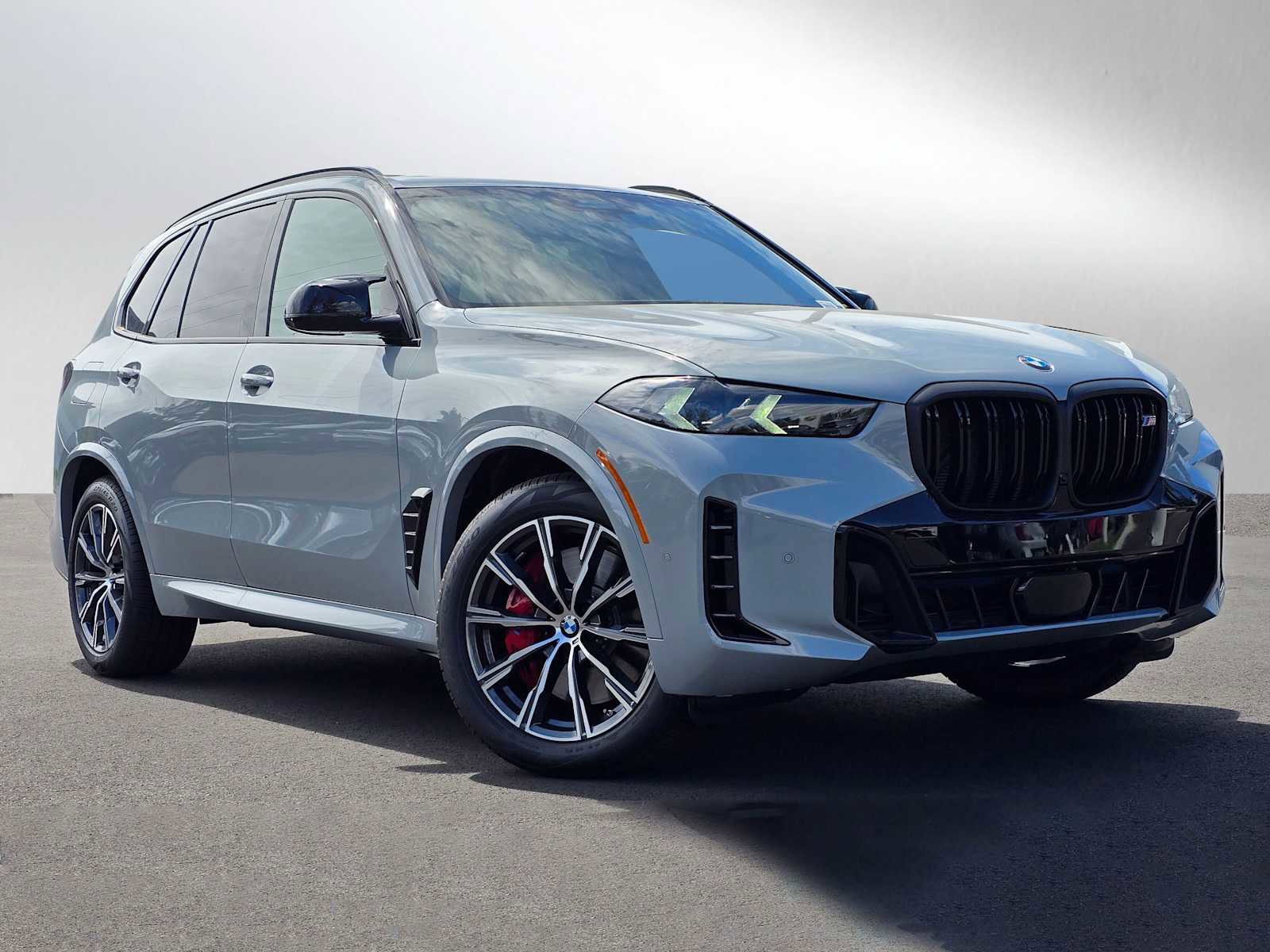 New 2025 BMW X5 M60i w/ Climate Comfort Package