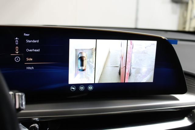 Certified 2024 Cadillac Lyriq Luxury AWD/4WD image 19