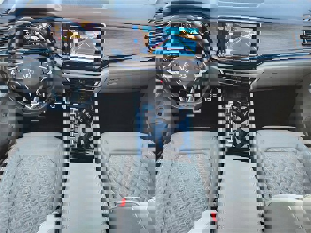 Used 2024 Volkswagen Atlas SEL Premium R-Line image 19