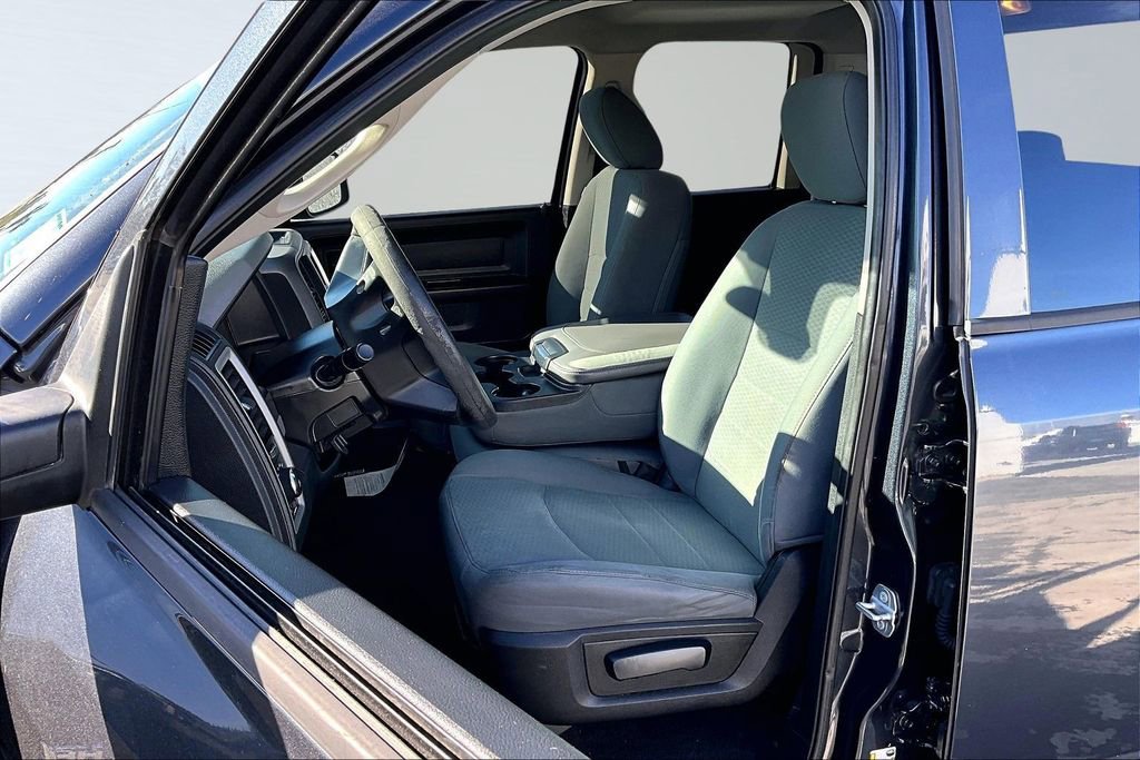 Used 2017 RAM 1500 Express image 3