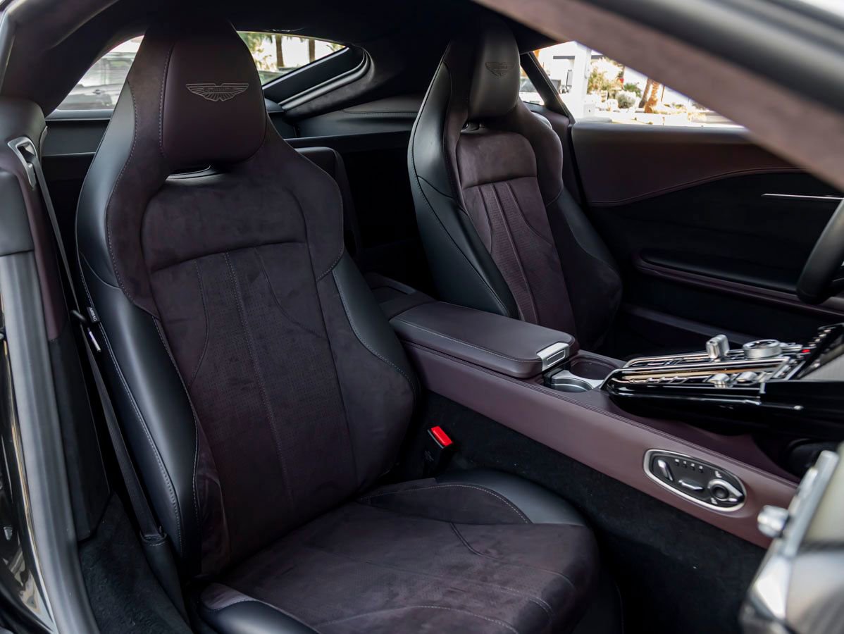 Used 2025 Aston Martin V8 Vantage Coupe RWD image 21