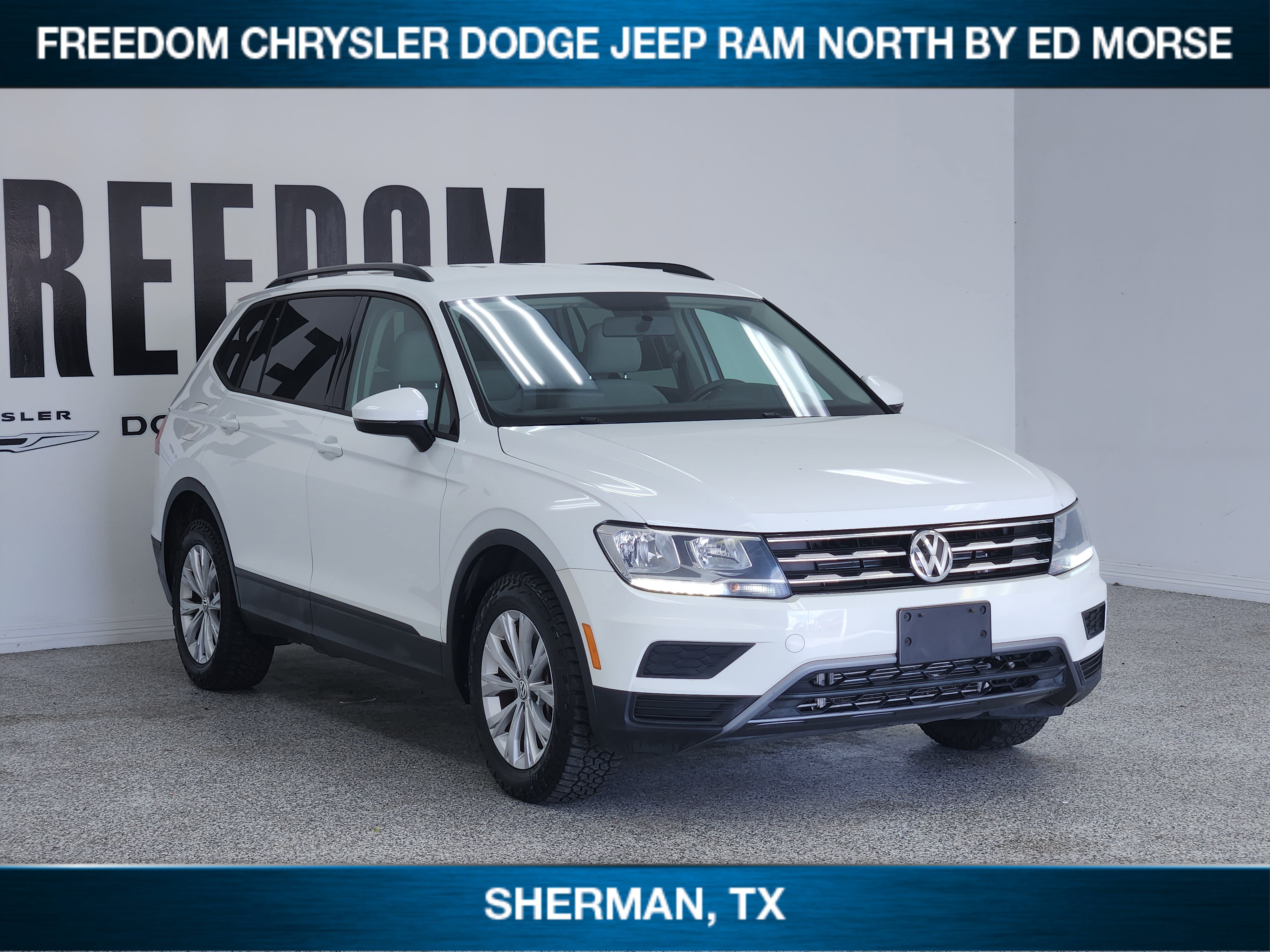 Used 2018 Volkswagen Tiguan S AWD/4WD image 2
