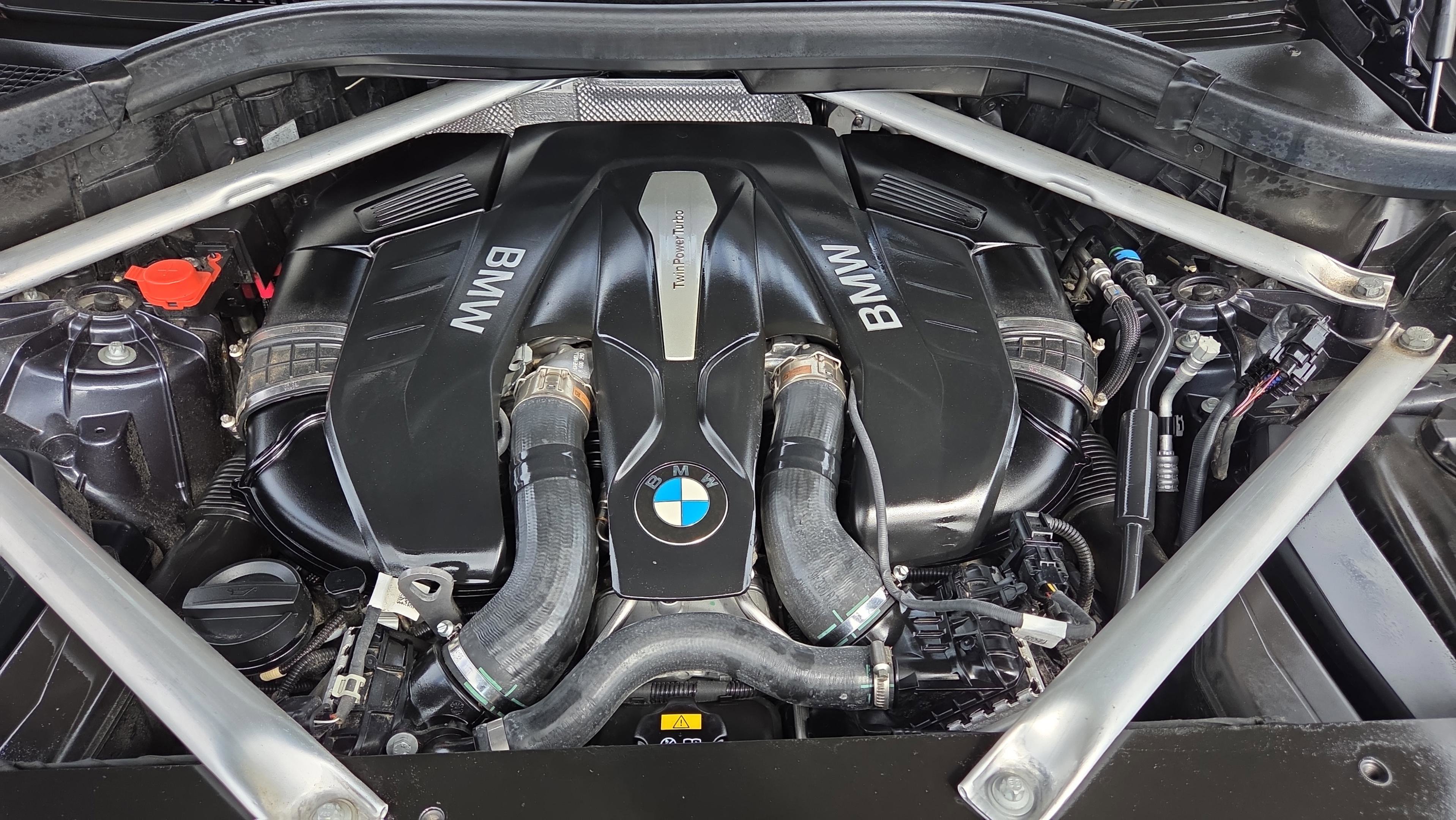 Used 2019 BMW X5 xDrive50i w/ Parking Assistance Package image 39