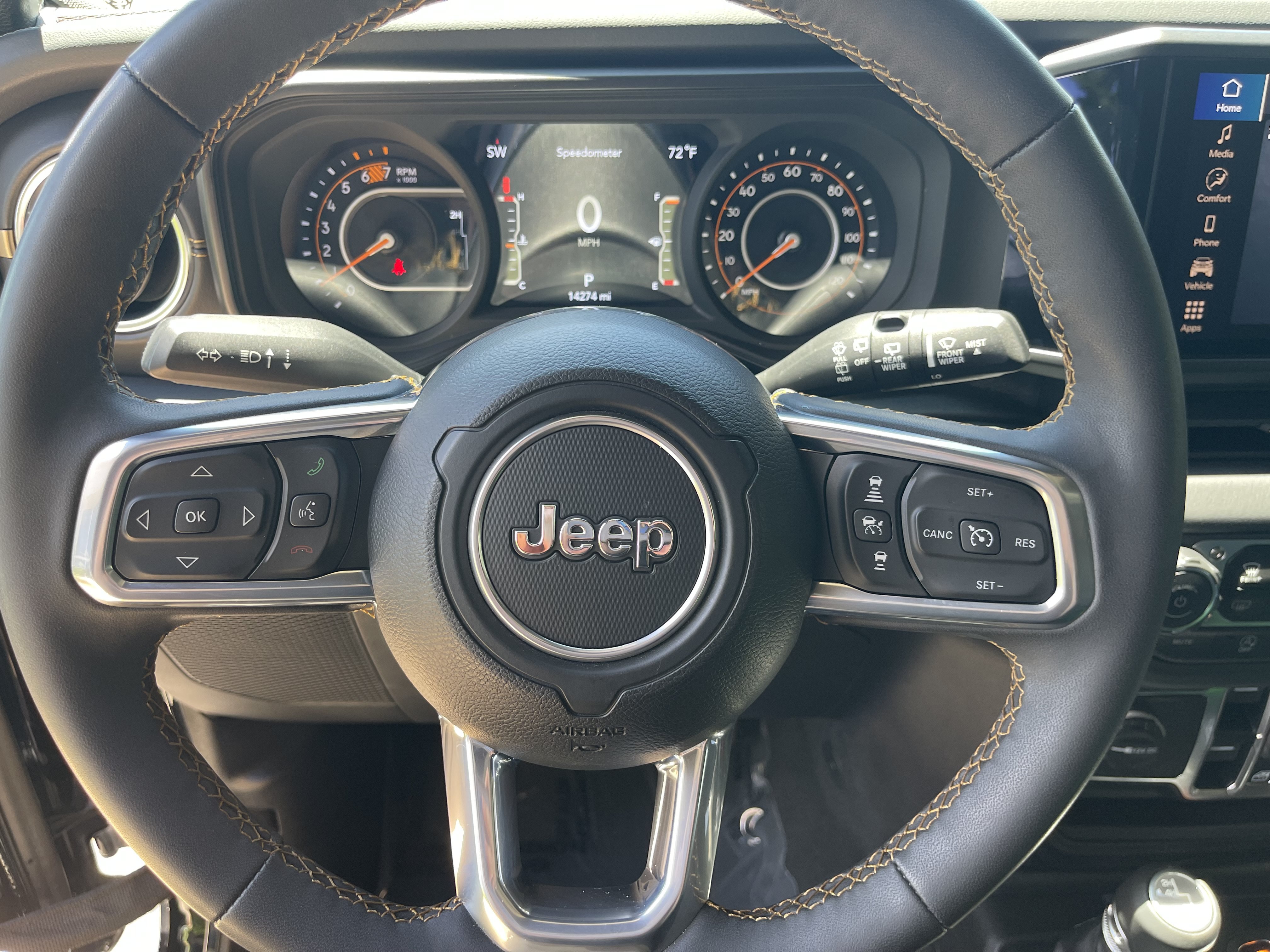 Used 2024 Jeep Wrangler Unlimited Sahara AWD/4WD image 23