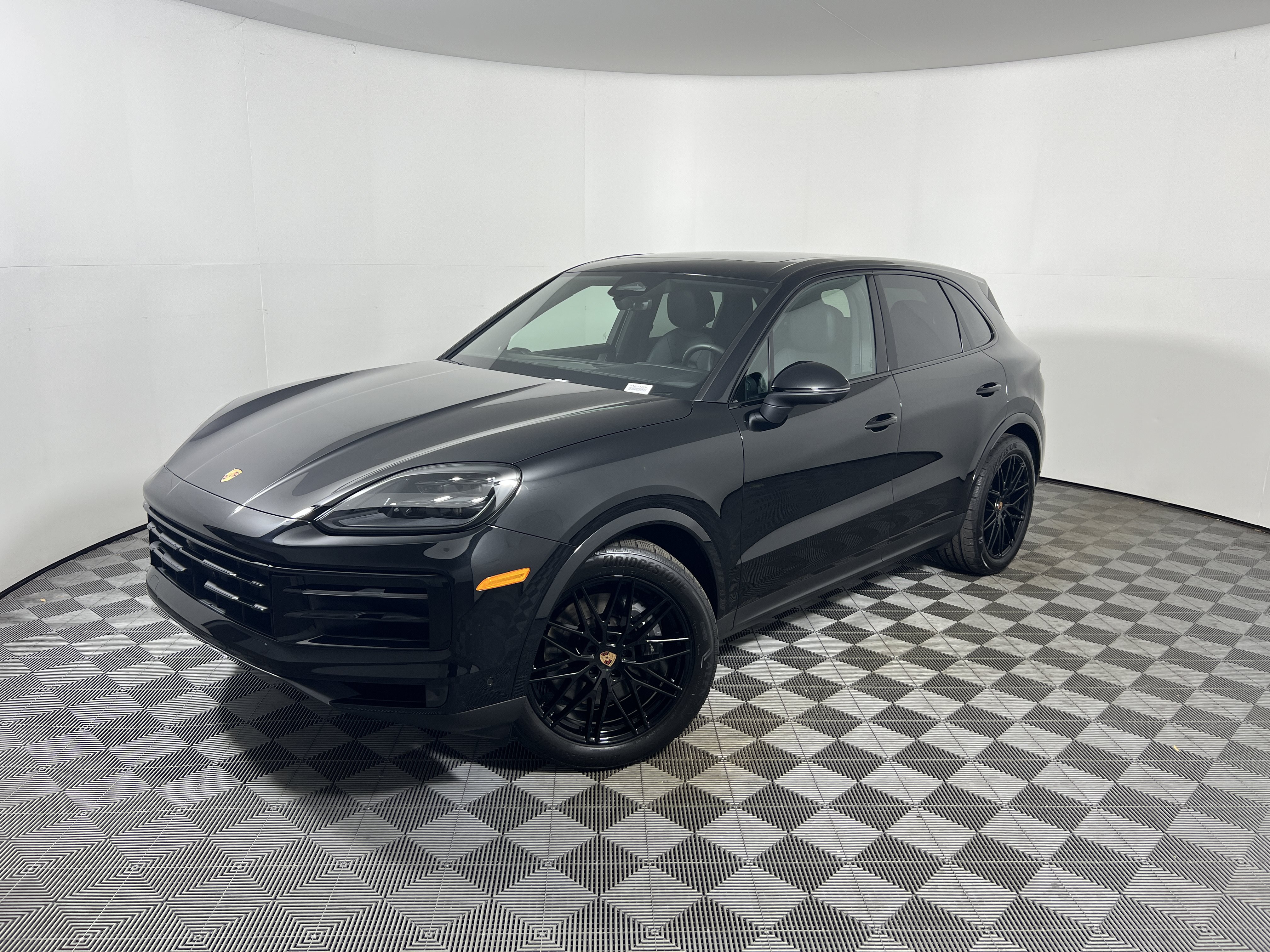 Certified 2026 Porsche Cayenne AWD/4WD image 1
