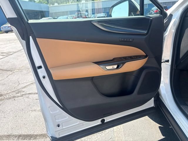 Used 2025 Lexus NX 250 FWD w/ Accessory Package (2T) image 11