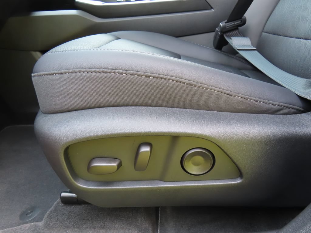 New 2027 Chevrolet Equinox LT w/ Convenience Package II AWD/4WD image 9
