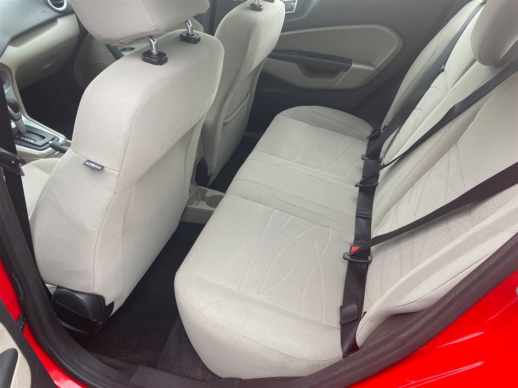 Used 2014 Ford Fiesta SE FWD image 10