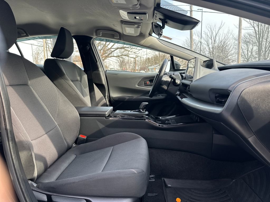 Used 2024 Toyota Prius LE image 16