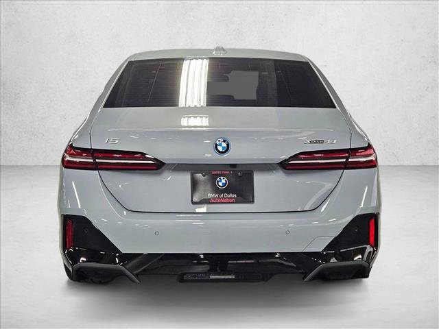 New 2026 BMW i5 eDrive40 image 7