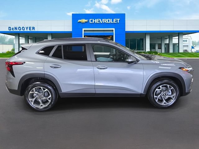 New 2026 Chevrolet Trax LT w/ Driver Confidence Package FWD image 7