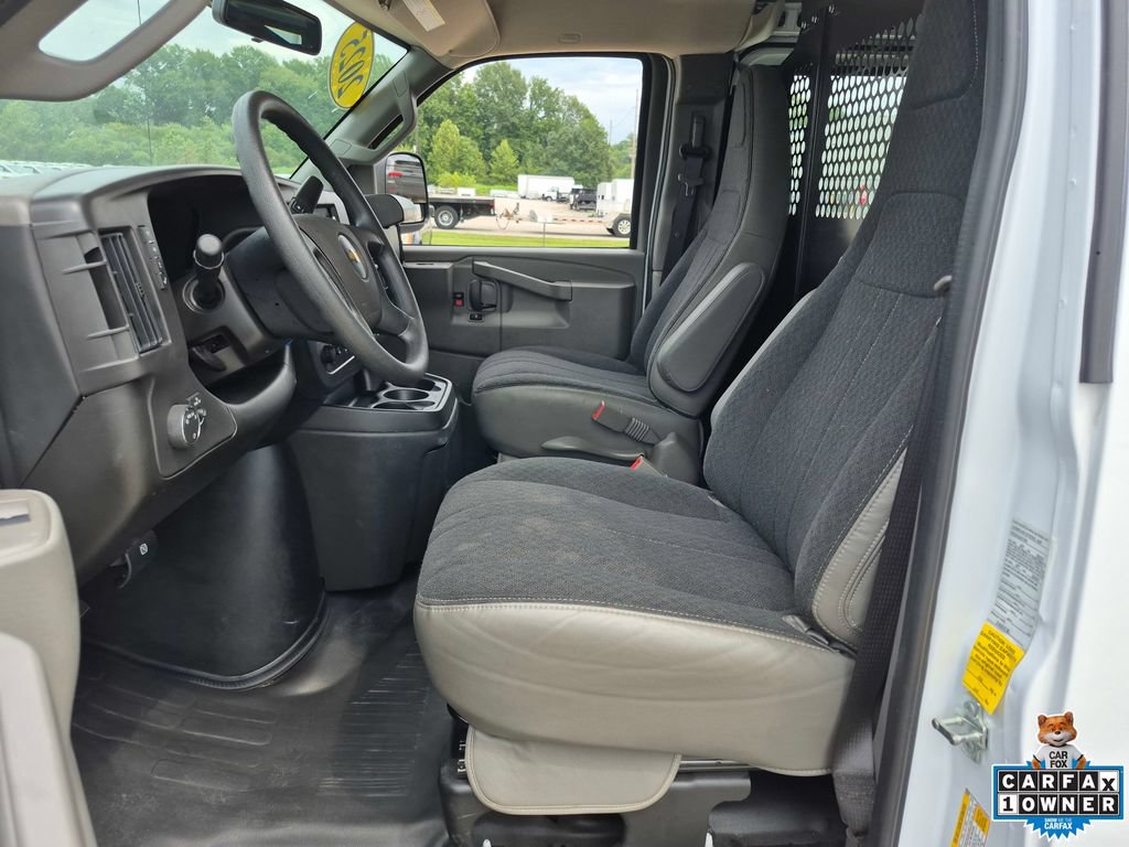 Certified 2025 Chevrolet Express 2500 w/ Driver Convenience Package RWD image 9
