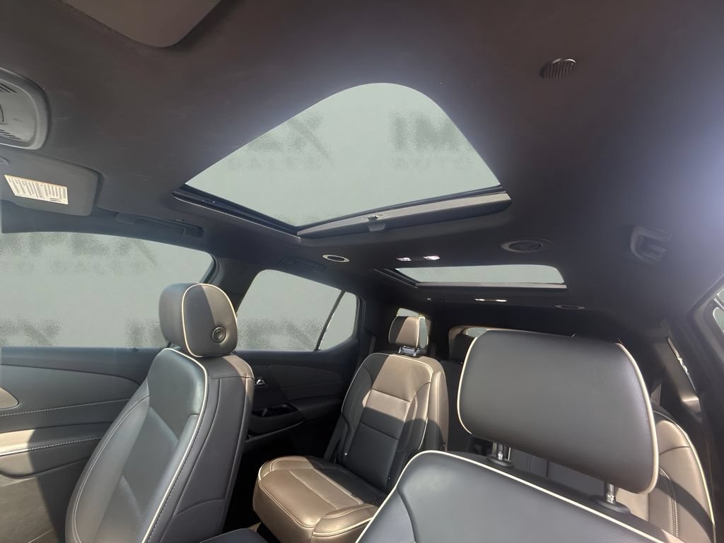 Used 2023 Chevrolet Traverse Premier w/ Redline Edition FWD image 6