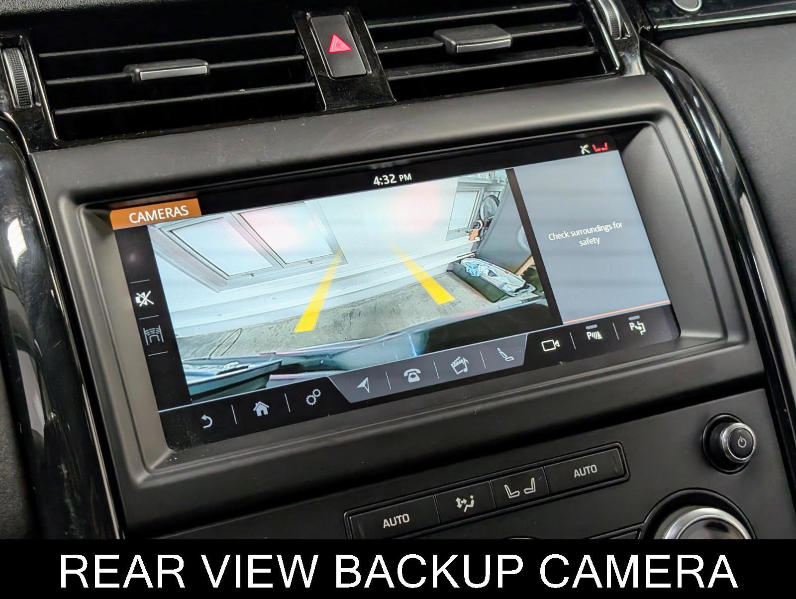 Used 2019 Land Rover Discovery SE AWD/4WD image 43