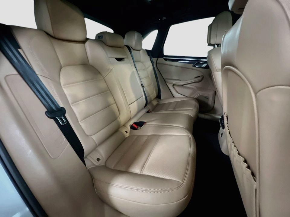 Certified 2026 Porsche Macan AWD/4WD image 29