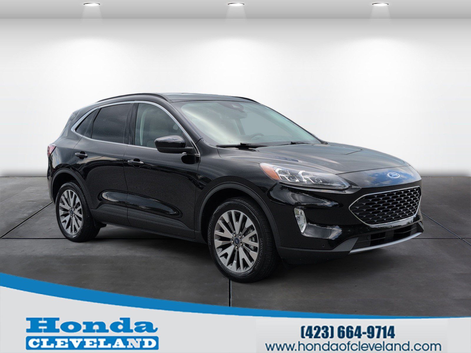 Used 2022 Ford Escape Titanium AWD/4WD image 1