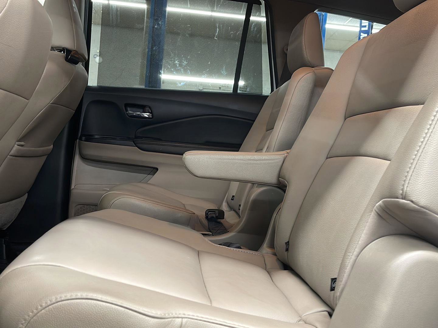 Used 2021 Honda Pilot Touring image 10