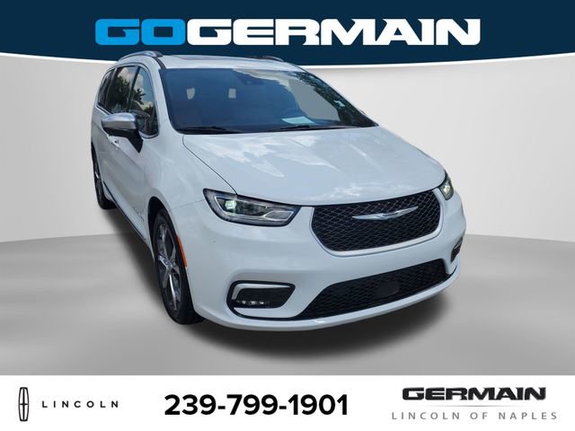 Used 2023 Chrysler Pacifica Pinnacle FWD image 5