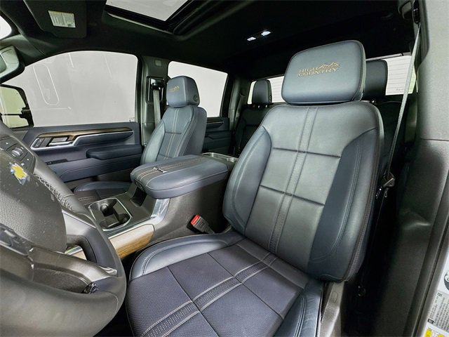 Used 2025 Chevrolet Silverado 3500 High Country w/ High Country Premium Package image 11