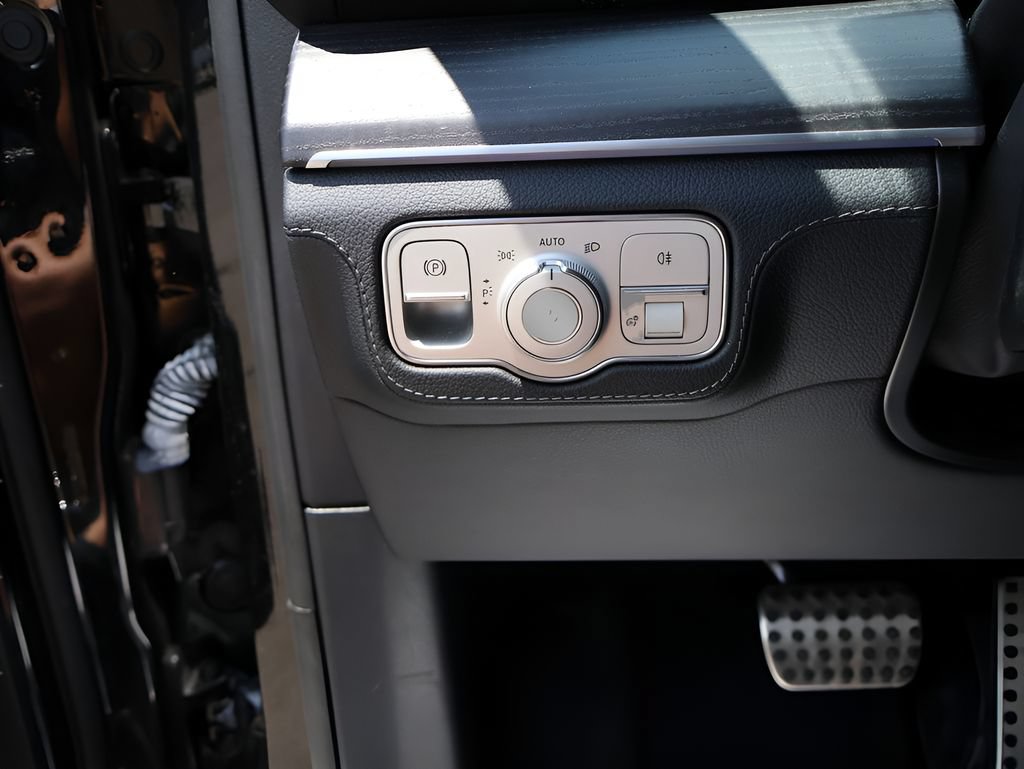 Certified 2022 Mercedes-Benz GLS 450 4MATIC image 36