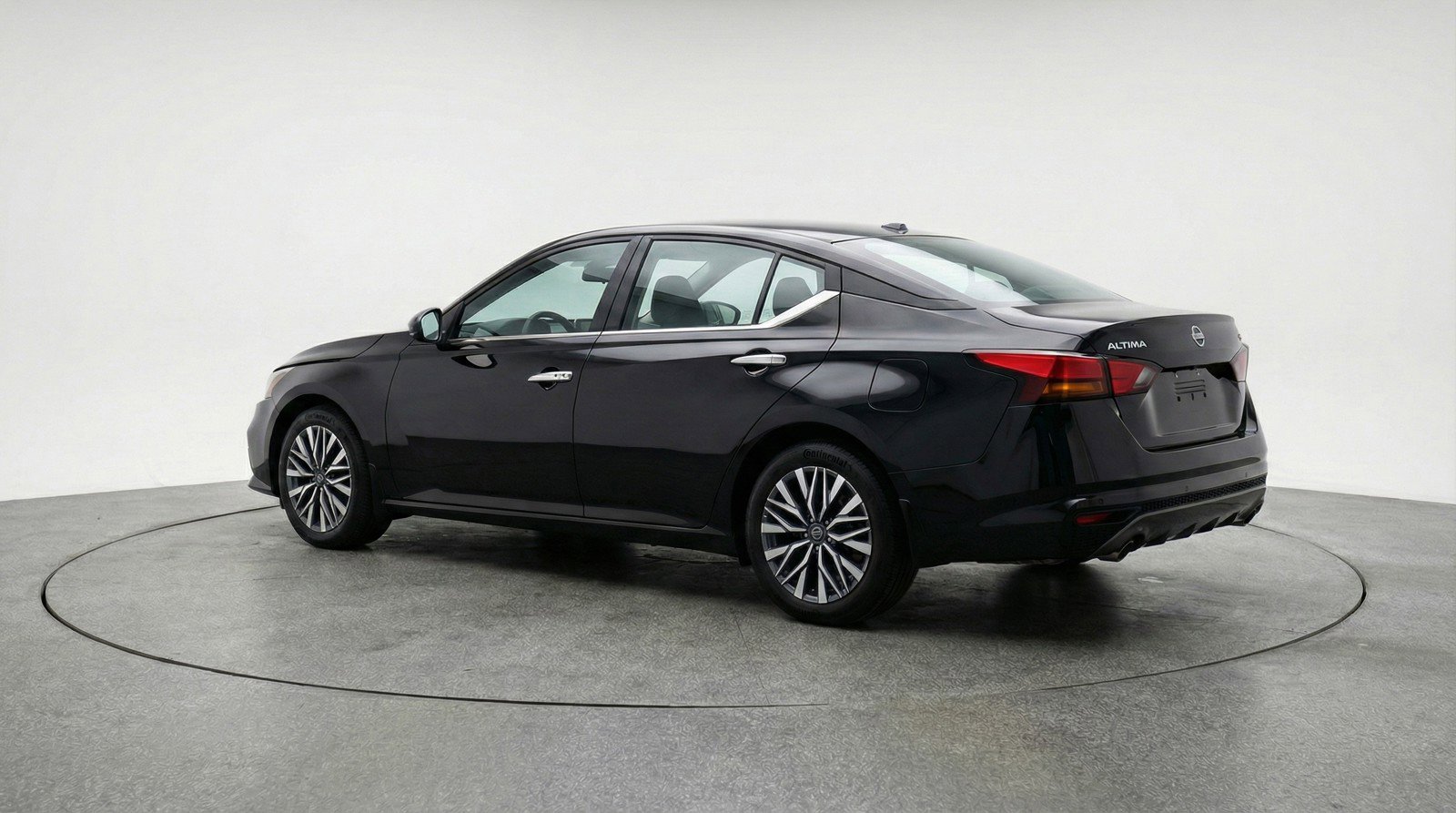 Used 2025 Nissan Altima 2.5 SV image 6
