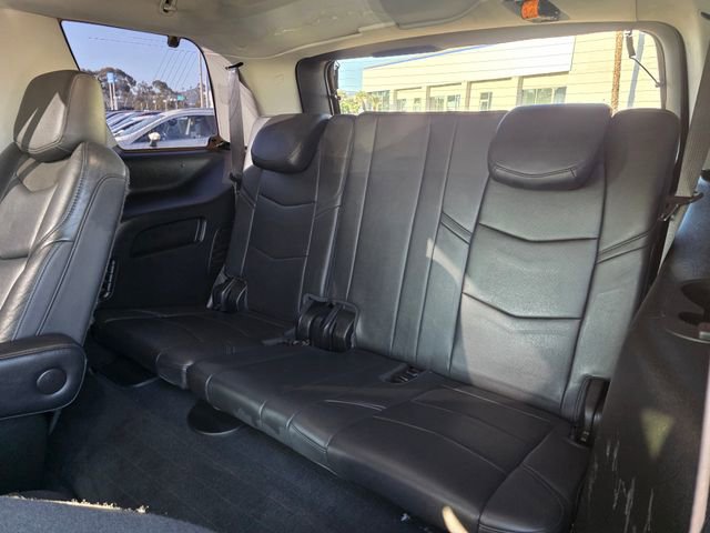 Used 2019 Cadillac Escalade Premium Luxury AWD/4WD image 19