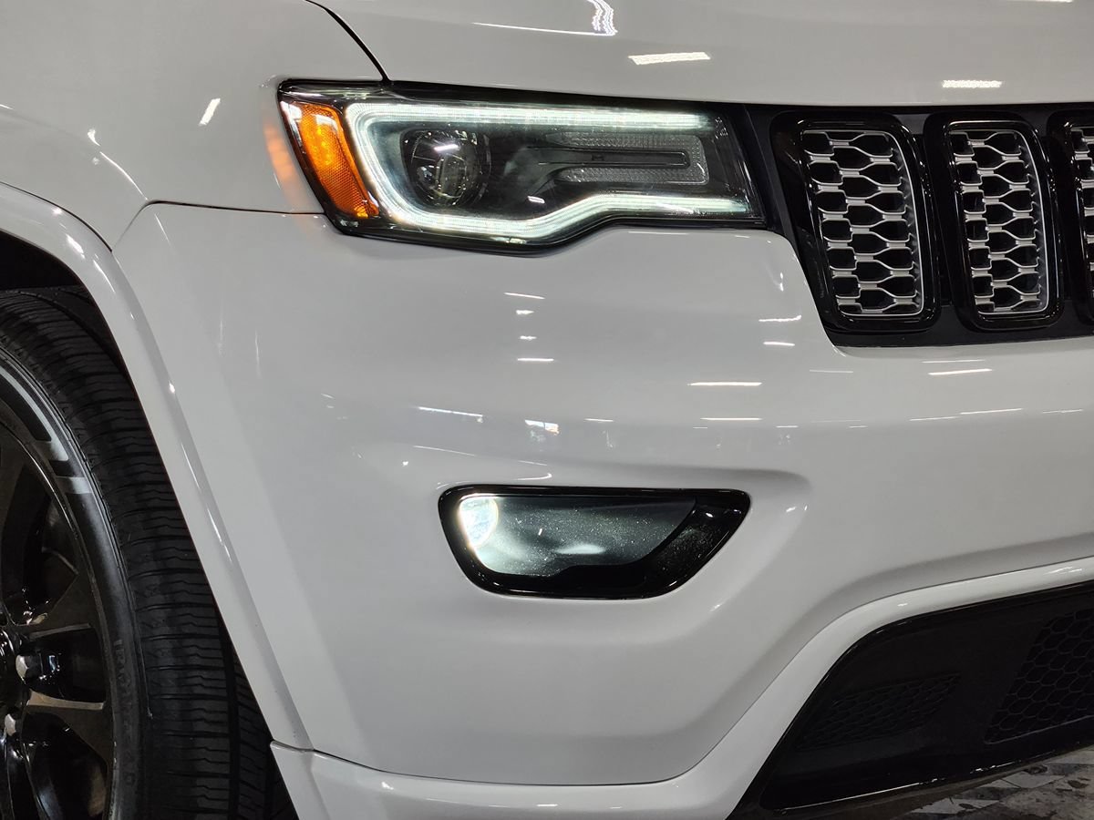 Used 2022 Jeep Grand Cherokee Laredo X AWD/4WD image 13
