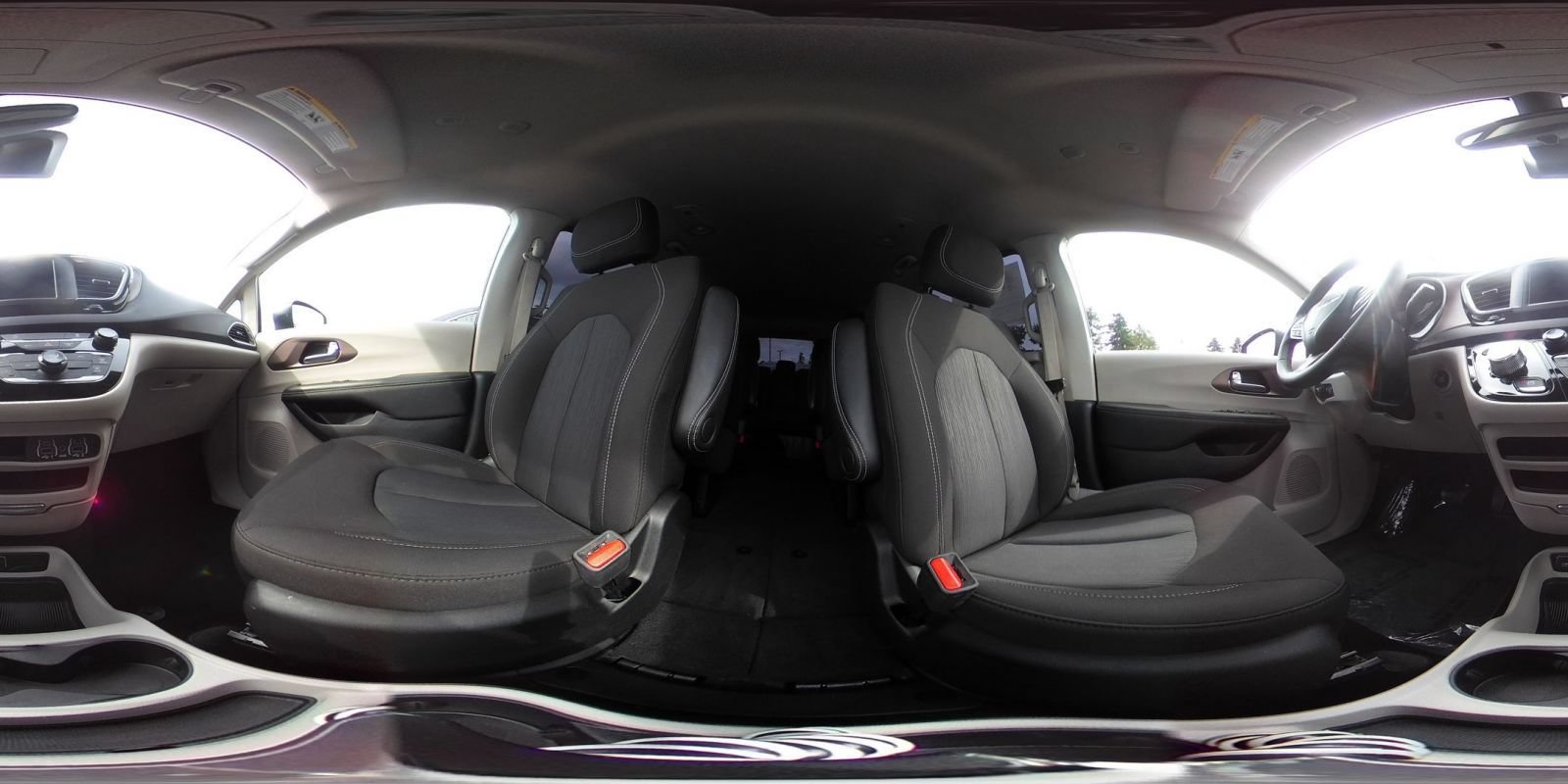 Used 2024 Chrysler Voyager LX FWD image 44