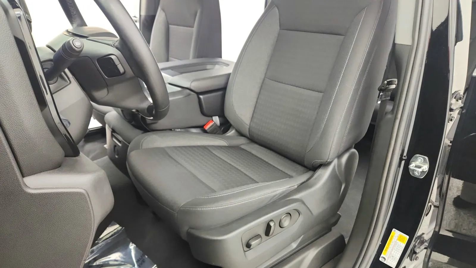 Used 2023 Chevrolet Silverado 1500 LT image 23