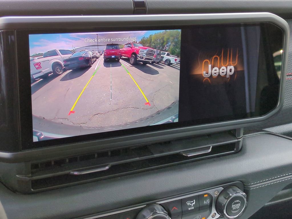 Used 2024 Jeep Wrangler Unlimited Rubicon AWD/4WD image 25